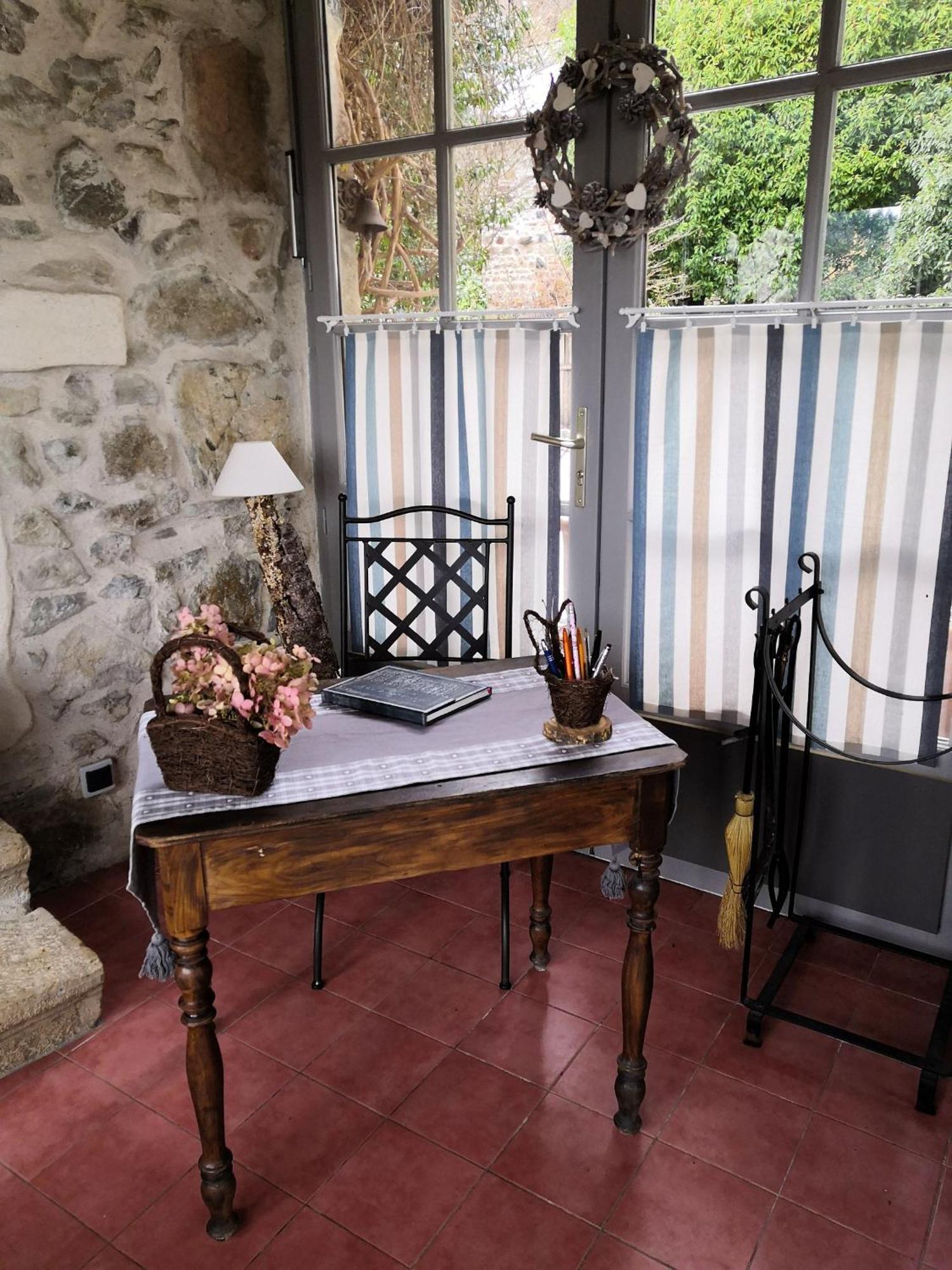 Gite Du Hameau D'Amignie Vernay Exterior foto